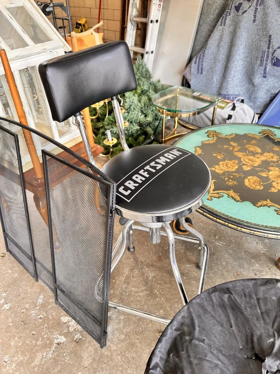 Moving Sale in the Yard photo 8