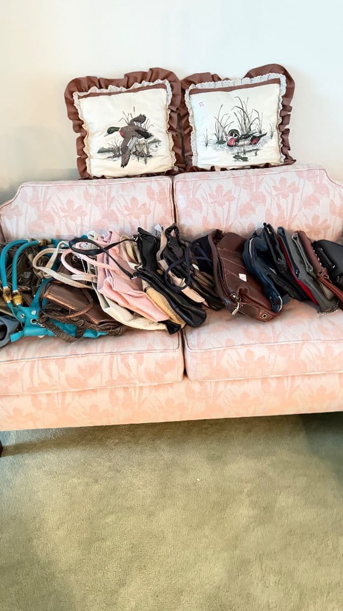 Vintage Everything! Loaded ! Don’t Miss This Step Back in Time! photo 8