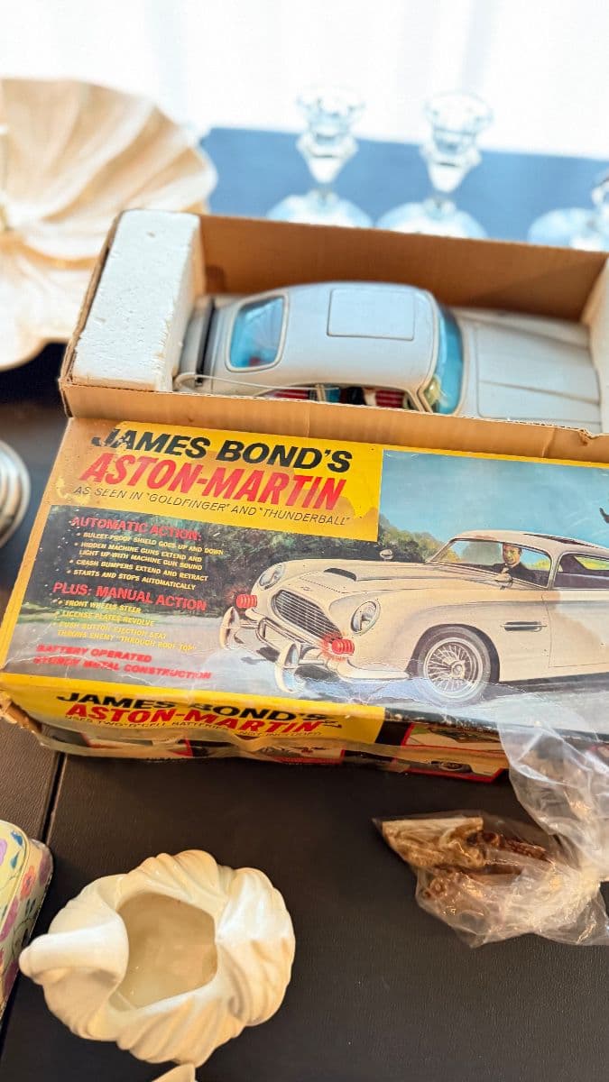 Vintage Everything! Loaded ! Don’t Miss This Step Back in Time! photo 2