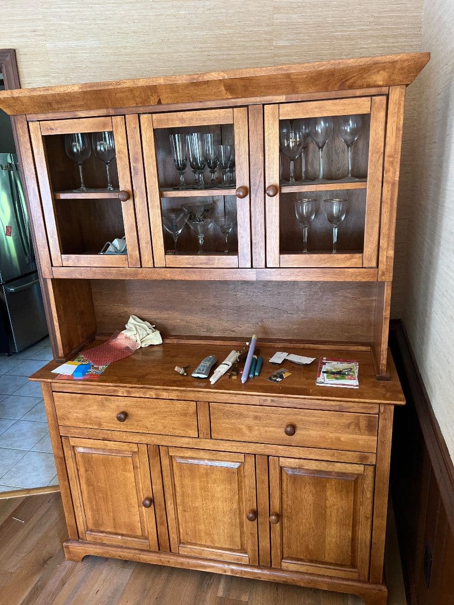 Needlewood Lane Estate sale in Cleveland photo 9