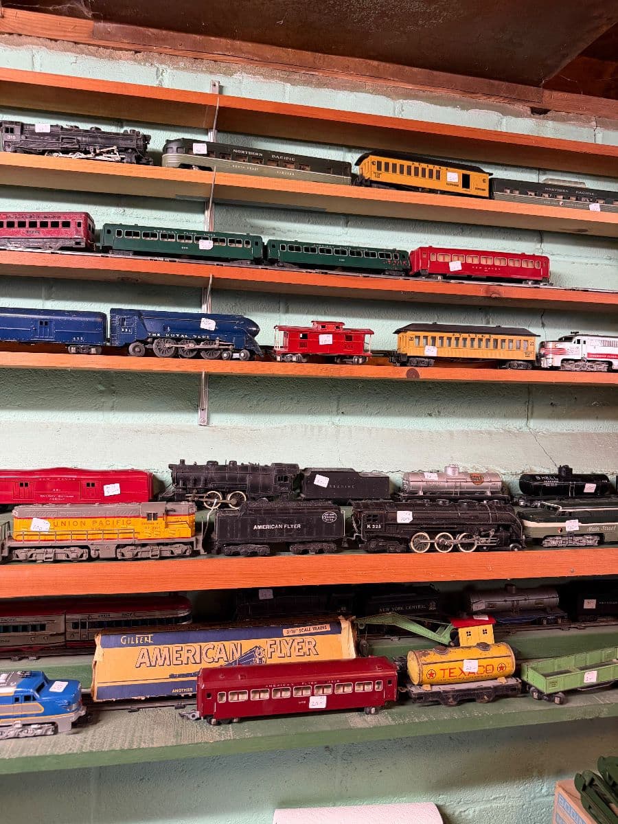 AMERICAN FLYER RARE TRAIN COLLECTION PRESENTED BY ELLE AND EMME photo 5