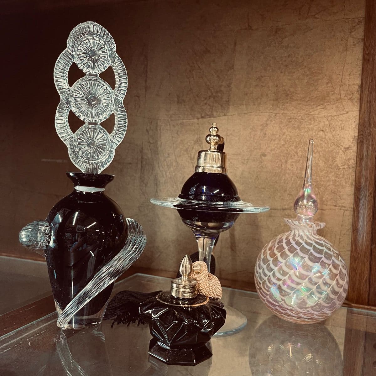 Holiday Treasures & Vintage Finds Auction photo 5