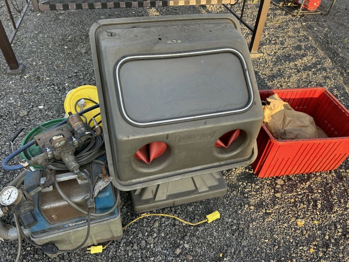 HIMES LIVE FALL CONSIGNMENT AUCTION / CHICKEN BBQ photo 3