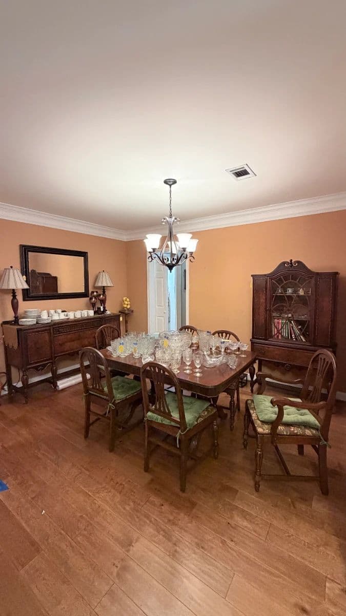 Classic & Collectible Franklin Estate Sale photo 2