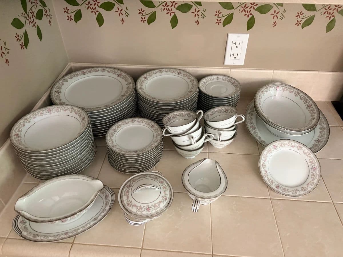ESTATE SALE – House sold. Everything Must Go! photo 8