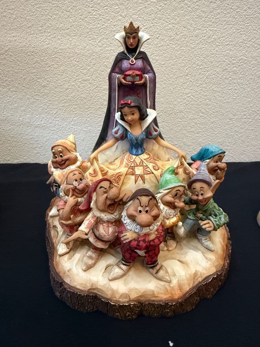 Amazing Disney Anna Lee Christmas Halloween And So Much MoreEstate Sale! photo 4