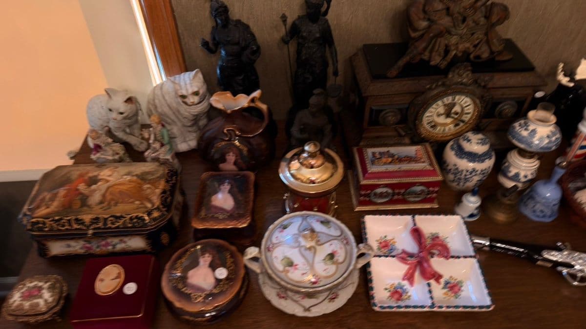 Downsizing Sale in Minneapolis photo 11