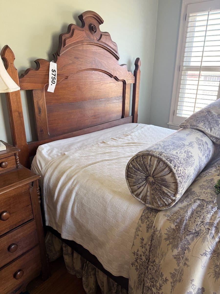 FABULOUS ANTIQUES LEBANON ESTATE SALE photo 3