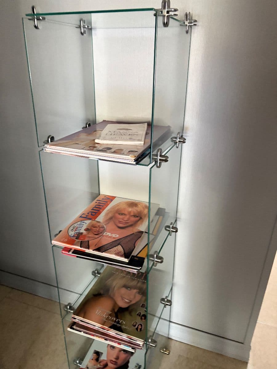 BEAUTY SALON CLOSING. OVERLOAD OF SMALLS photo 10