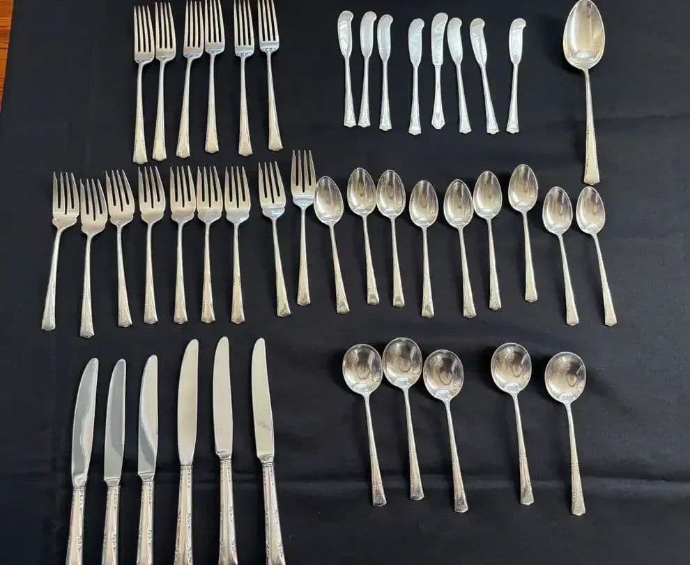 Mooresville Antique Dealer's Treasures Online Auction - Ends 9/29! photo 1