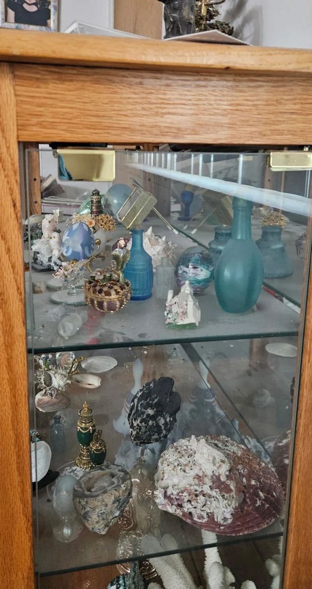 Estate sale..60 years of treasures. Everything priced to sell!! photo 2
