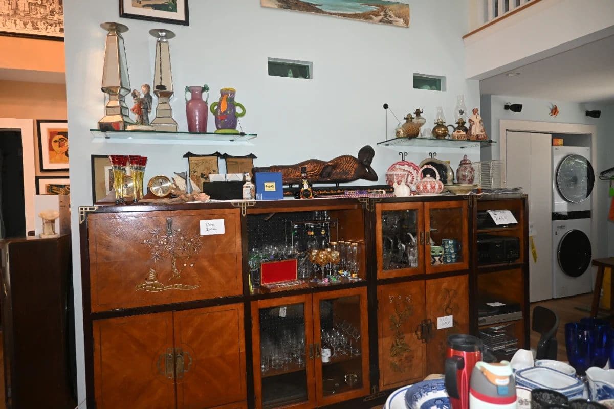 Hampton Bays IN PERSON Tag Sale: MCM / Vintage Collectibles, Clothing, Garden, Much Much More photo 2
