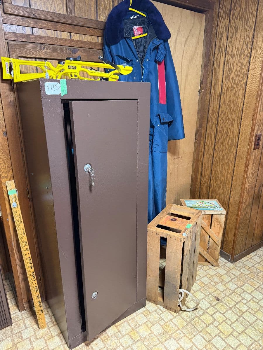 Robert Norenberg family Estate Sale photo 6