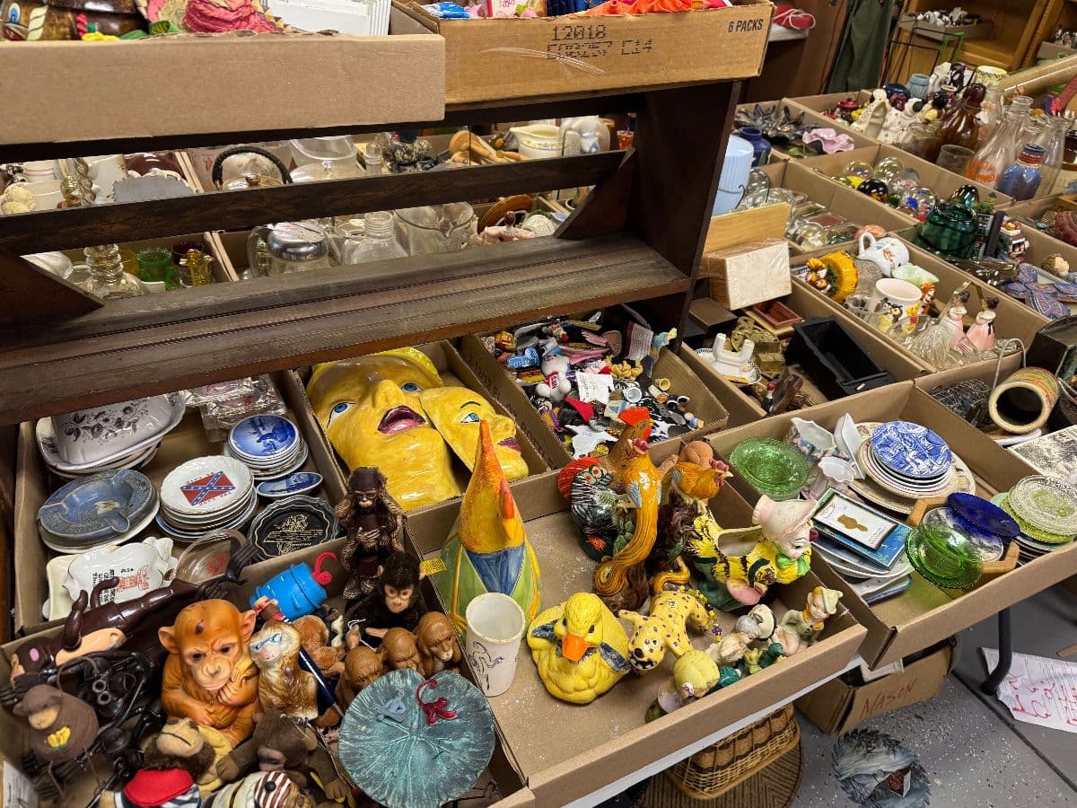 Huge Auction Euclid Beach Signs Face Jugs Advertising Gas Oil Apothecary Bottles Toys Cans Antiques photo 12