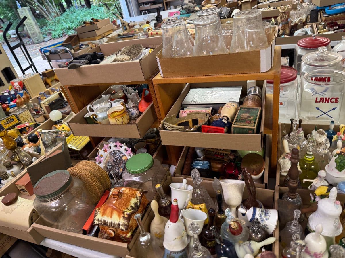 Huge Auction Euclid Beach Signs Face Jugs Advertising Gas Oil Apothecary Bottles Toys Cans Antiques photo 7