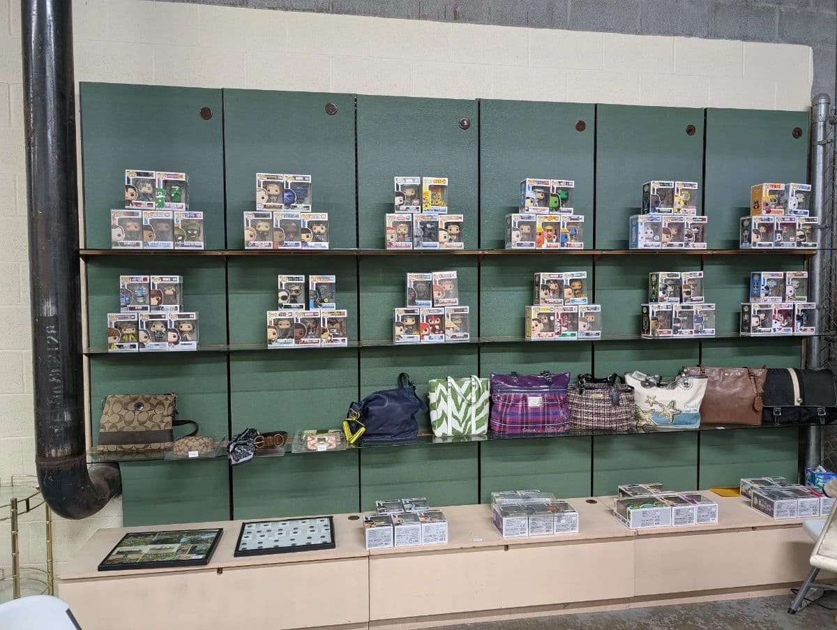 Dempsey Auctions Funko Pops, Designer handbags, Silver coins, Jewelry photo 1