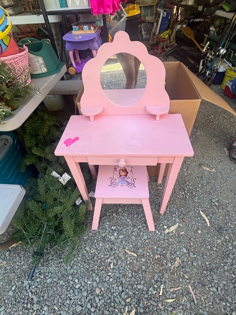 Everything Priced to Sell — Estate Sale You Won’t Want to Miss! photo 6