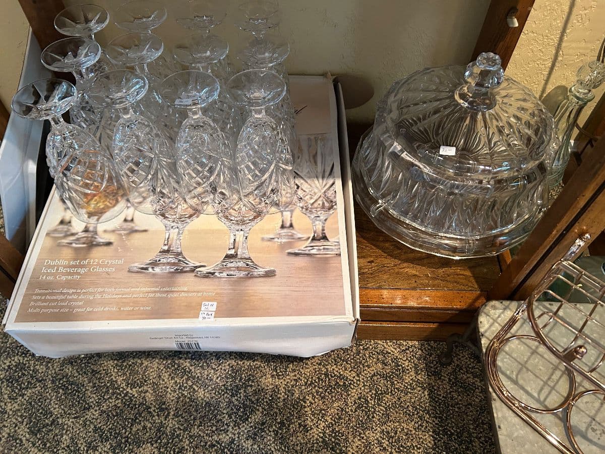 NICE PECULIAR ESTATE SALE photo 8