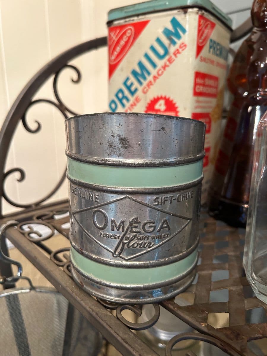 NICE PECULIAR ESTATE SALE photo 2