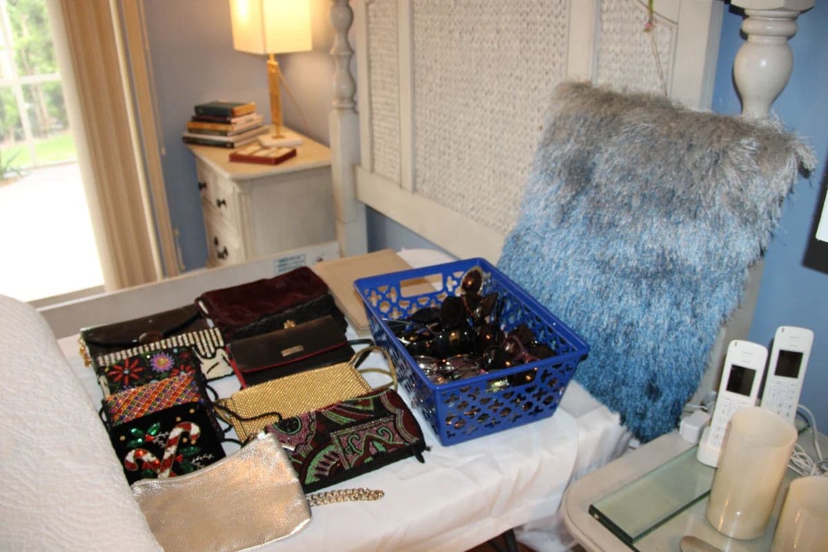 Village of Santo Domingo Estate sale photo 9