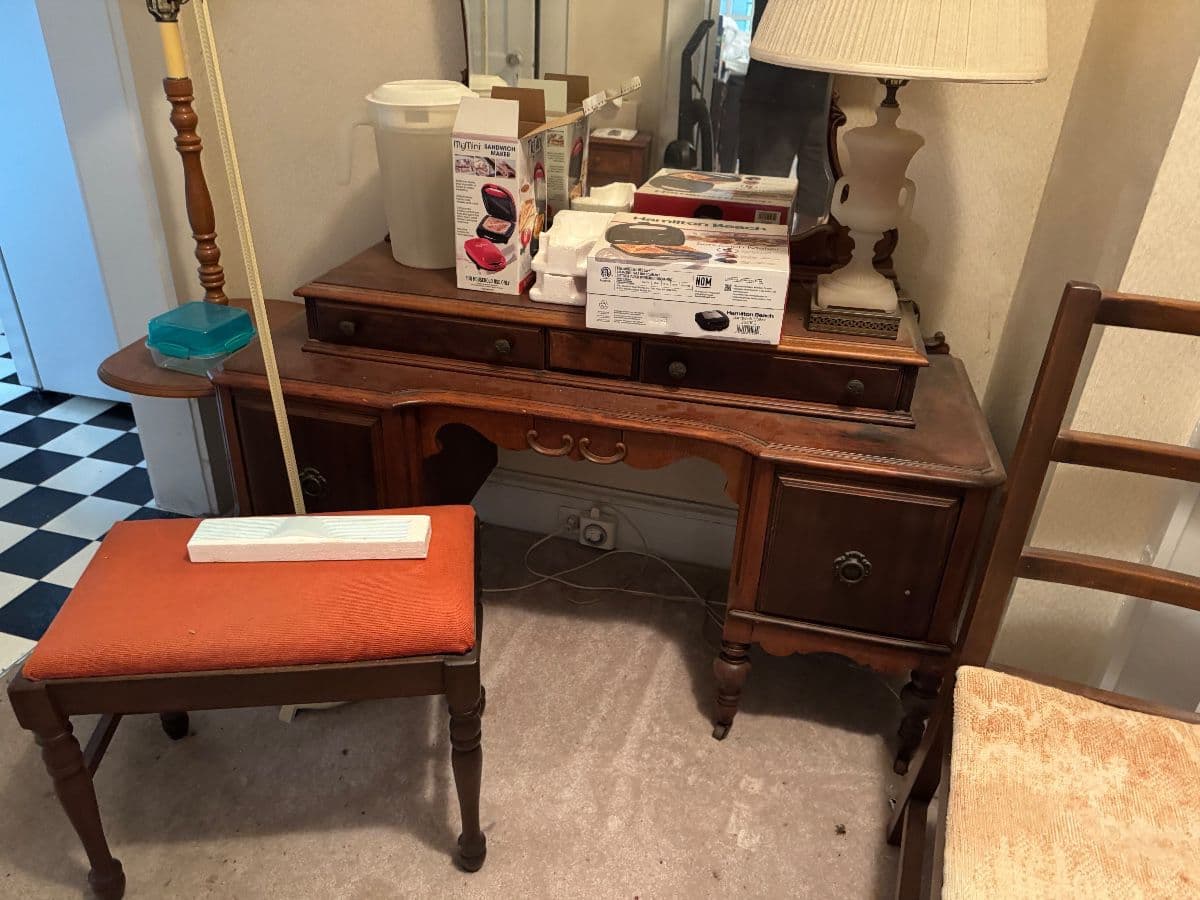 Mike D Estates / Back in time / Vintage / Antiques / Primitive / time capsule photo 4