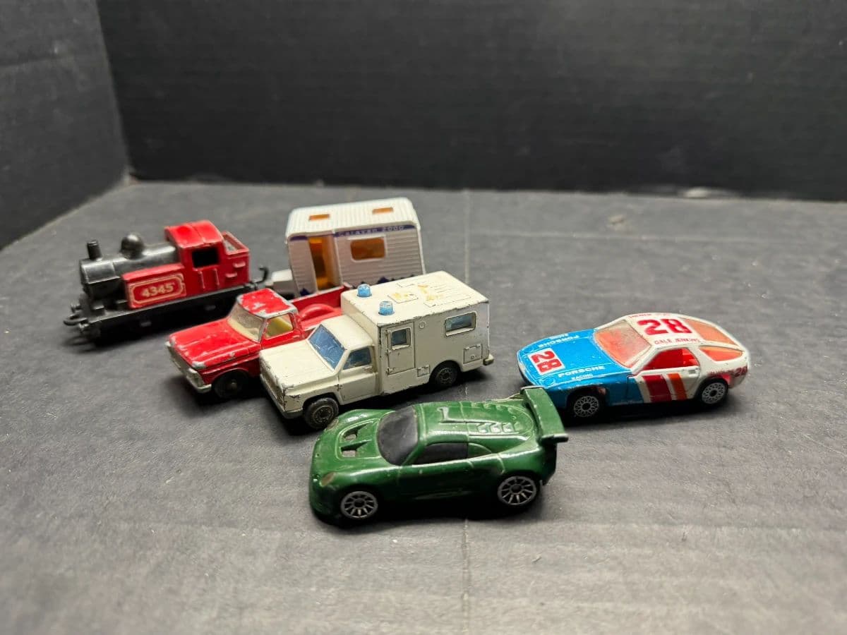 Records, Taz Items, Nike Shoes, Pins, Watches, Vintage Toys, Cameras, Funko, Pokemon, Electronics, photo 7
