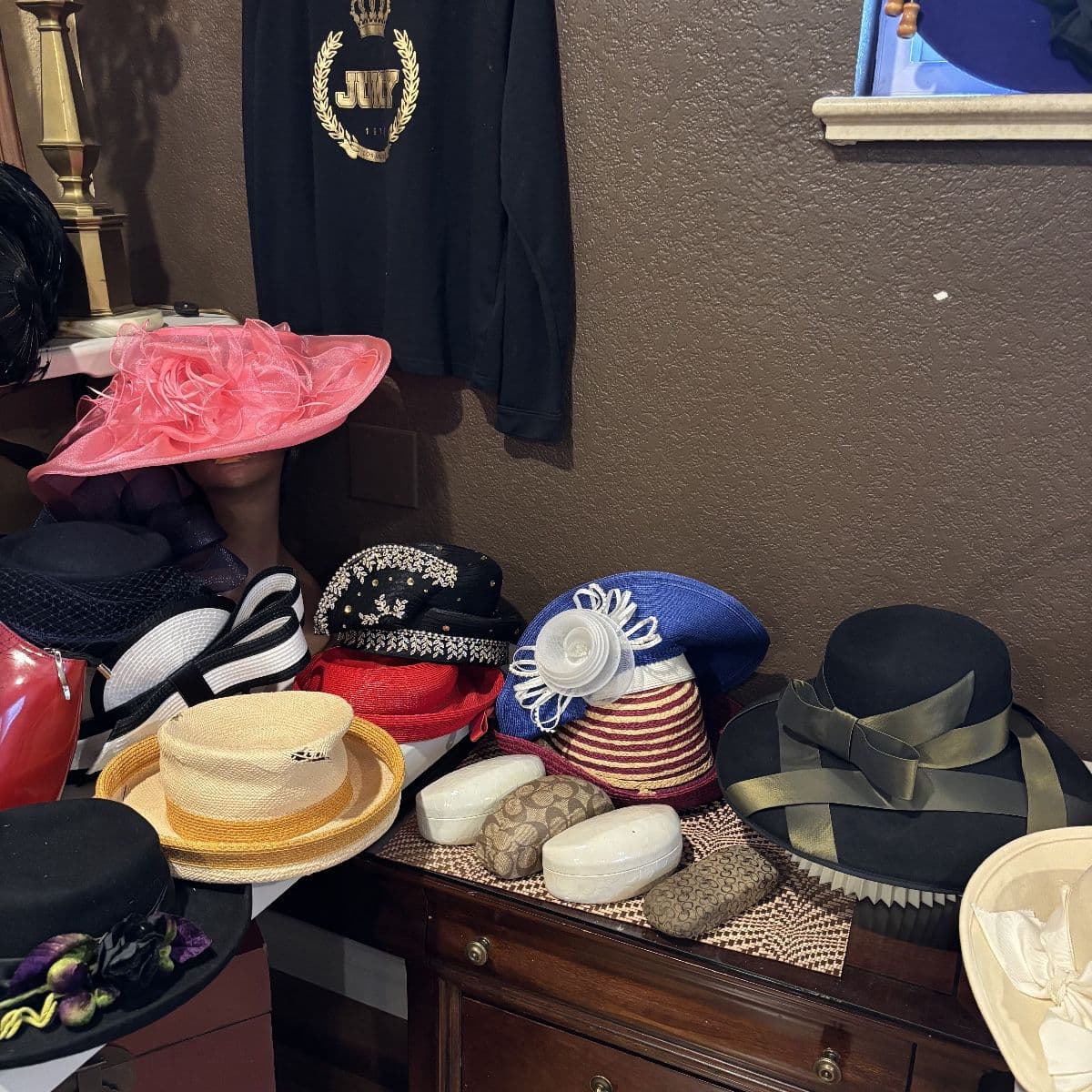 KISMET ESTATE SALES invites you to a shopper's dream! Decor, fashion and vintage galore! photo 3