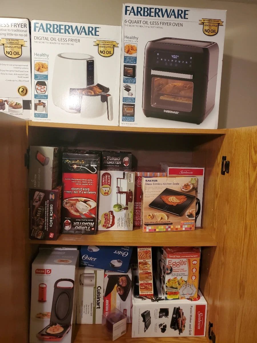 JC's House of Clutter - PACKED House, Lots of New in the Box, Resellers Delight photo 6