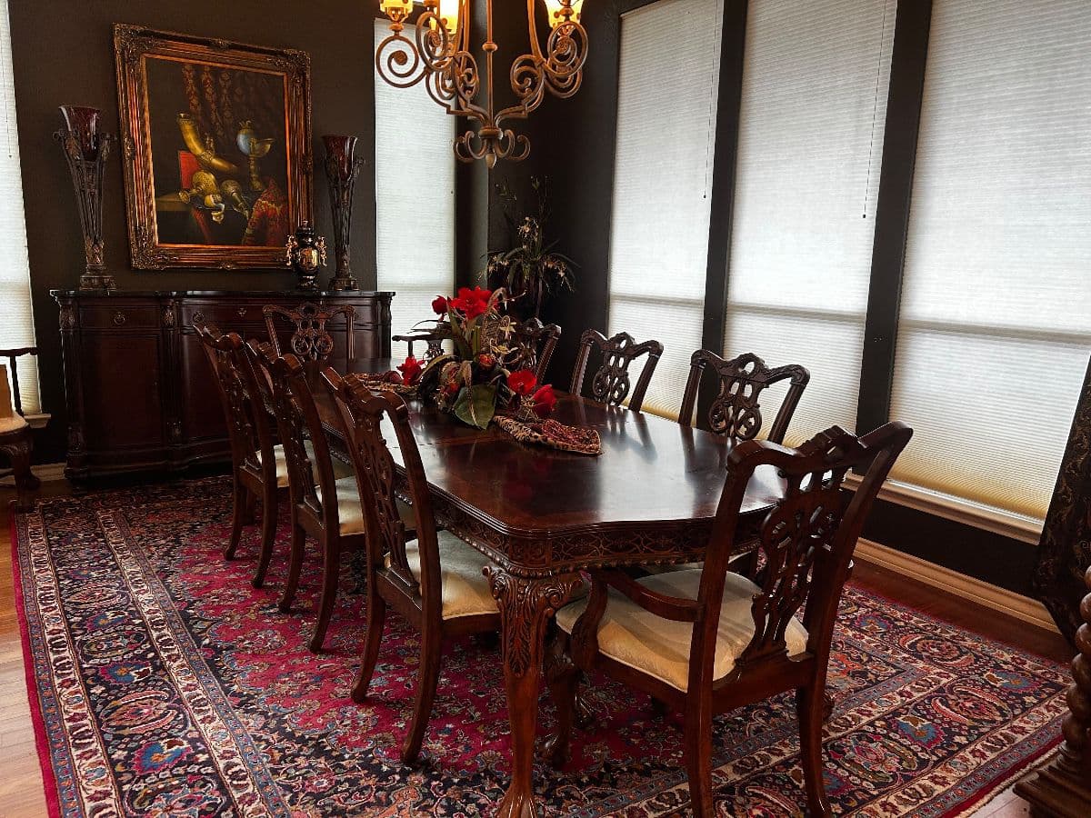 Stunning Emerald Forest home with kitchenware, furniture, home decor, silver, and more! photo 1
