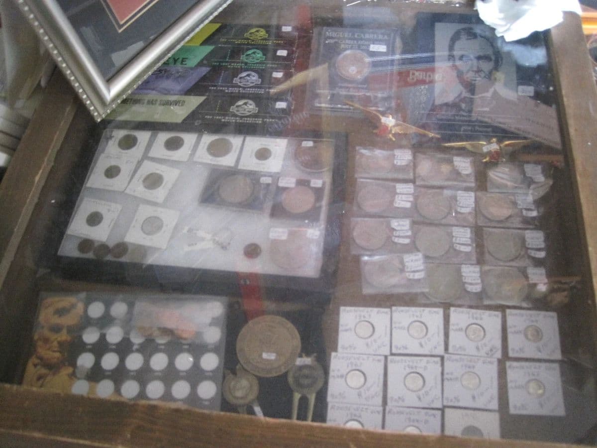 Livonia Sale photo 7