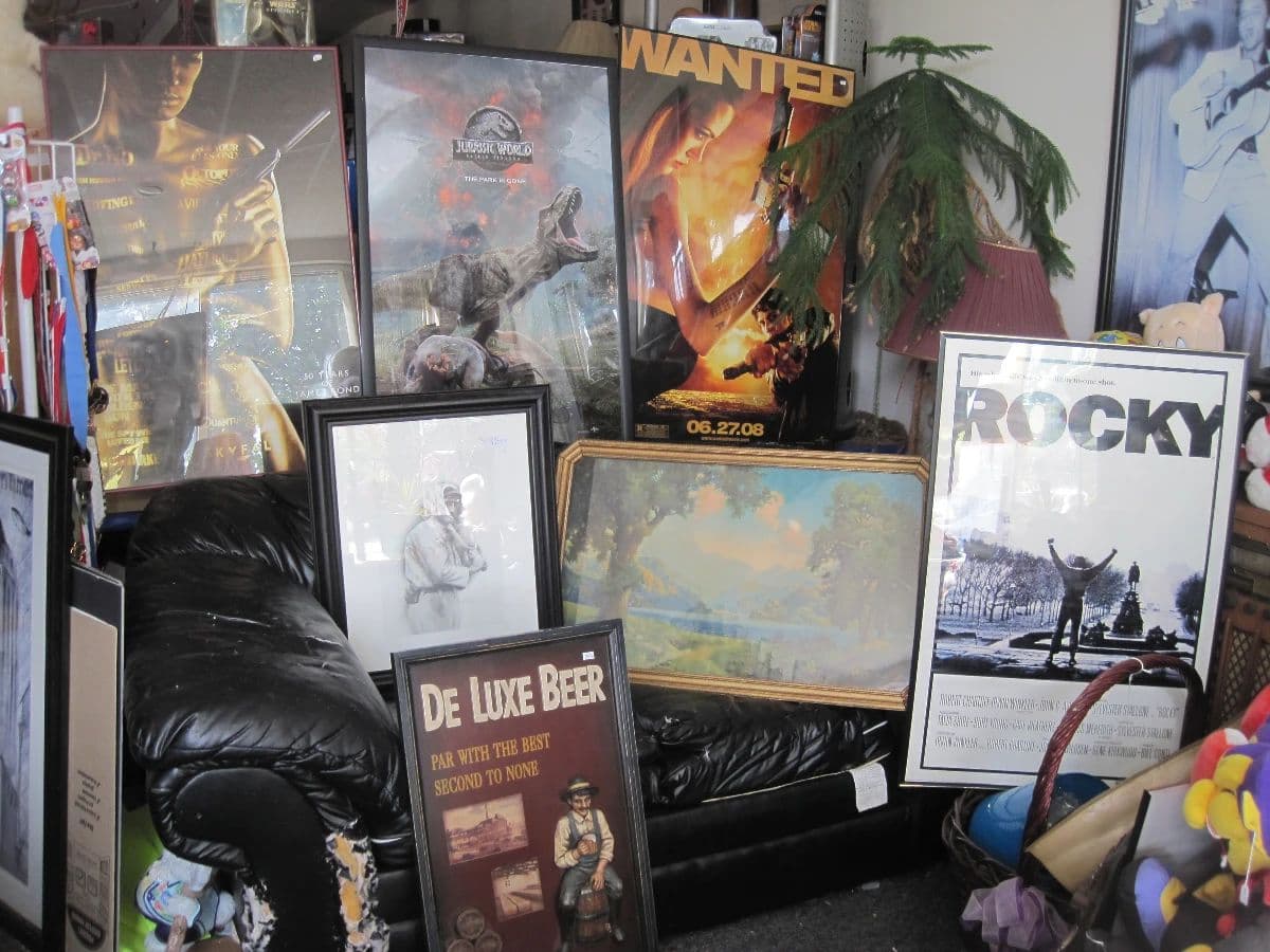 Livonia Sale photo 6