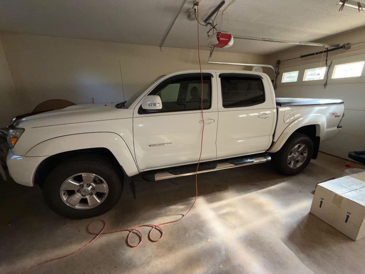 TRUCK & HOUSEHOLD - CASTLE ESTATE SALES by Steve & Deanna photo 3