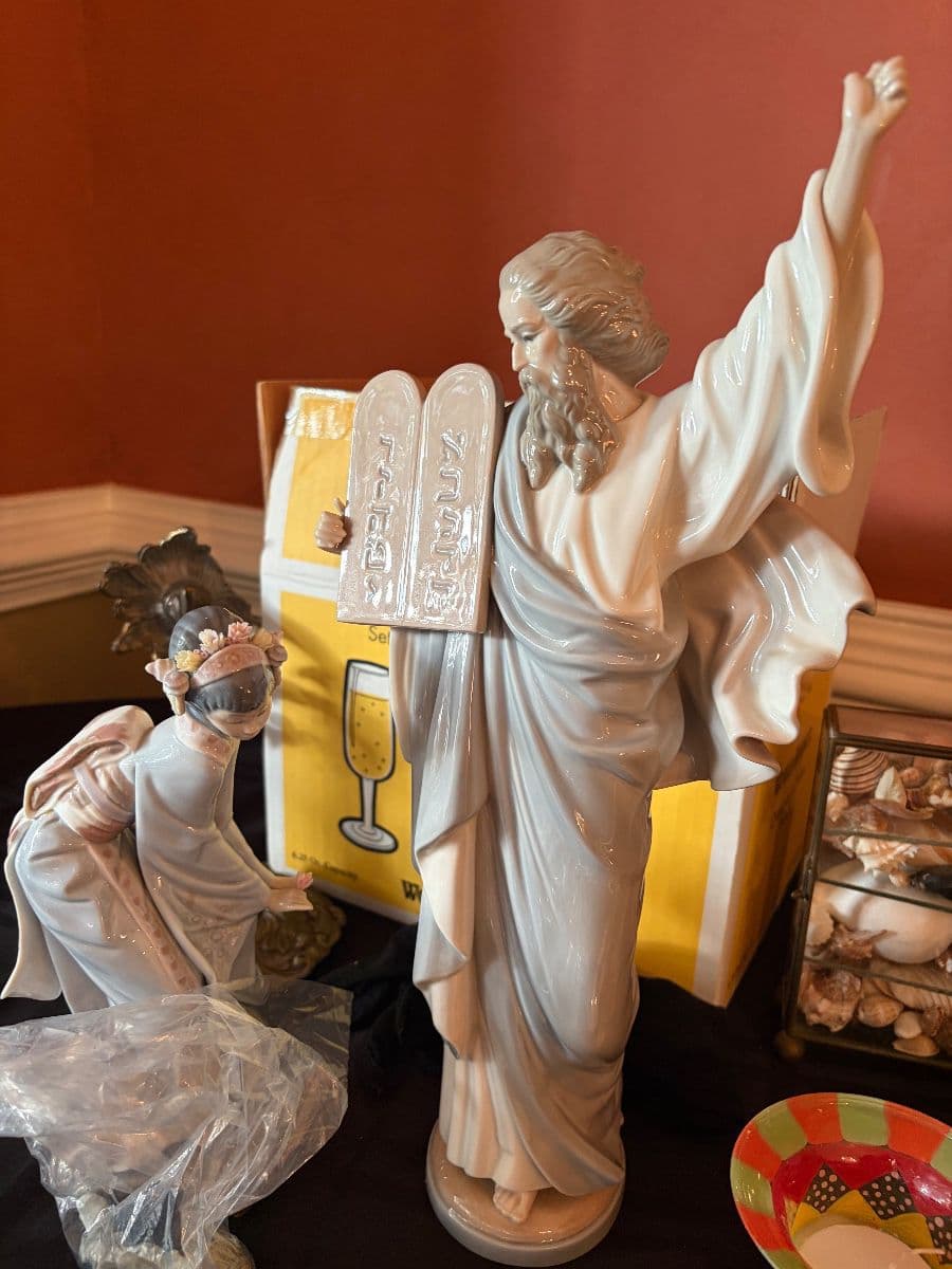 Antiques and Decor Dealer Moving Sale photo 9