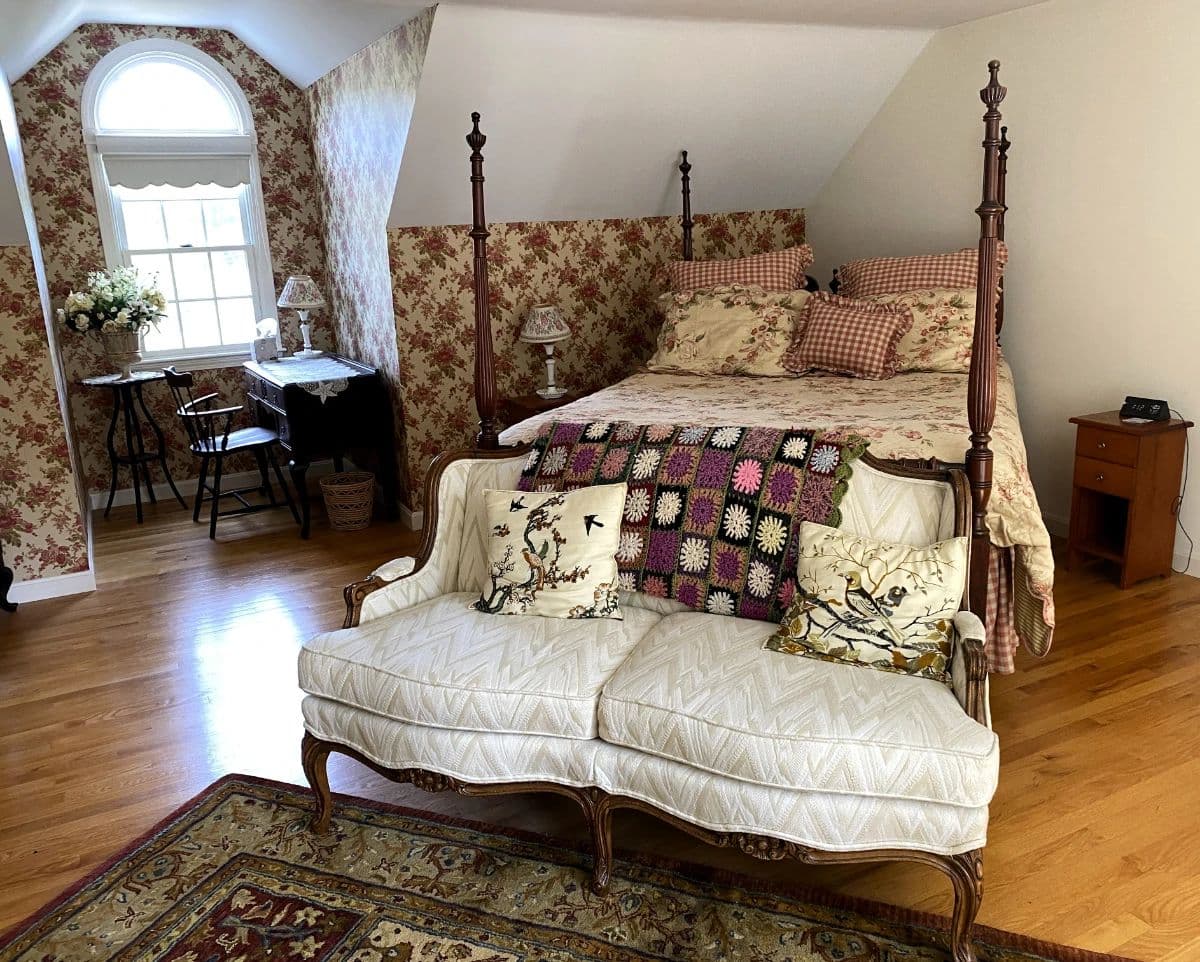 CHARMING ELEGANCE IN EAST ORLEANS! EVERYTHING MUST GO! photo 7