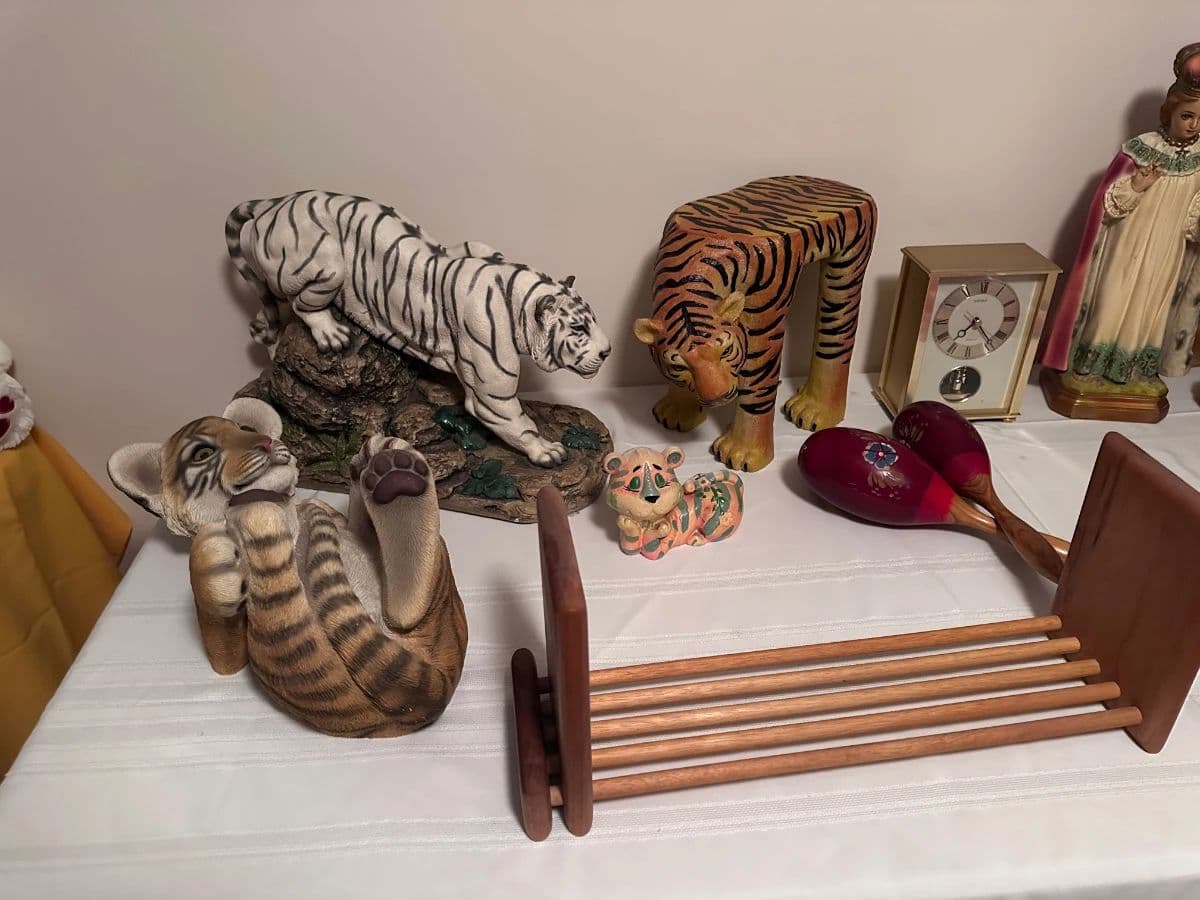 PACKED ESTATE SALE — SWAROVSKI, MCM, VINTAGE 70s, CHRISTMAS & COLLECTIONS GALORE! photo 12