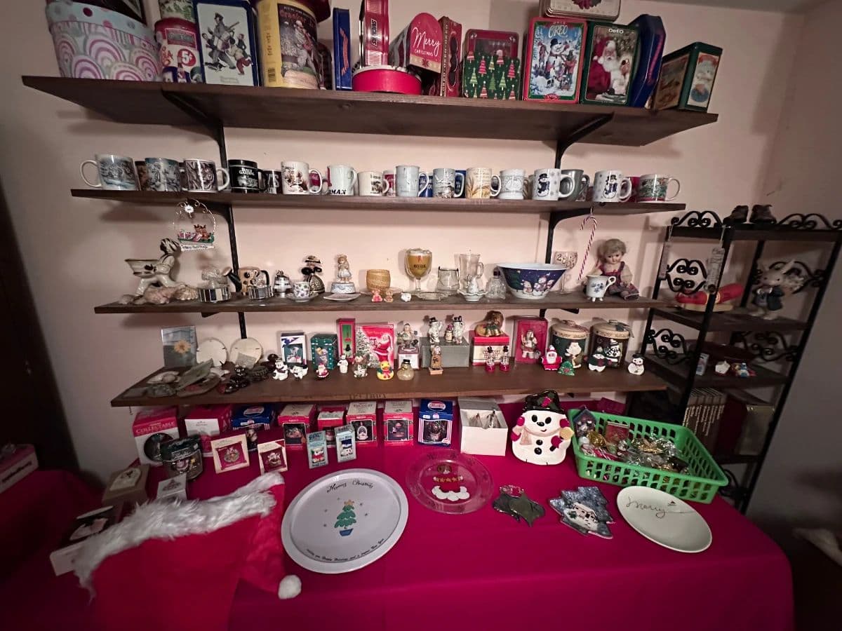 PACKED ESTATE SALE — SWAROVSKI, MCM, VINTAGE 70s, CHRISTMAS & COLLECTIONS GALORE! photo 3