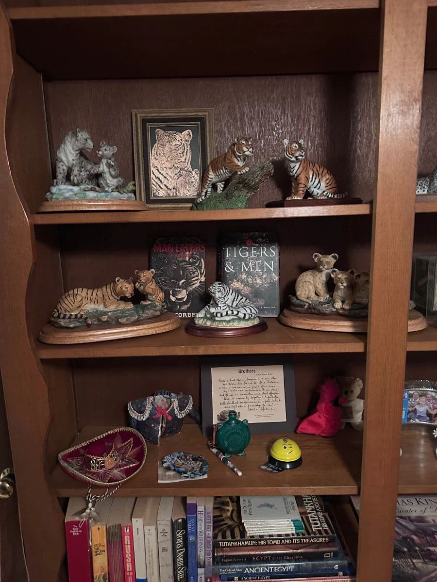 PACKED ESTATE SALE — SWAROVSKI, MCM, VINTAGE 70s, CHRISTMAS & COLLECTIONS GALORE! photo 6