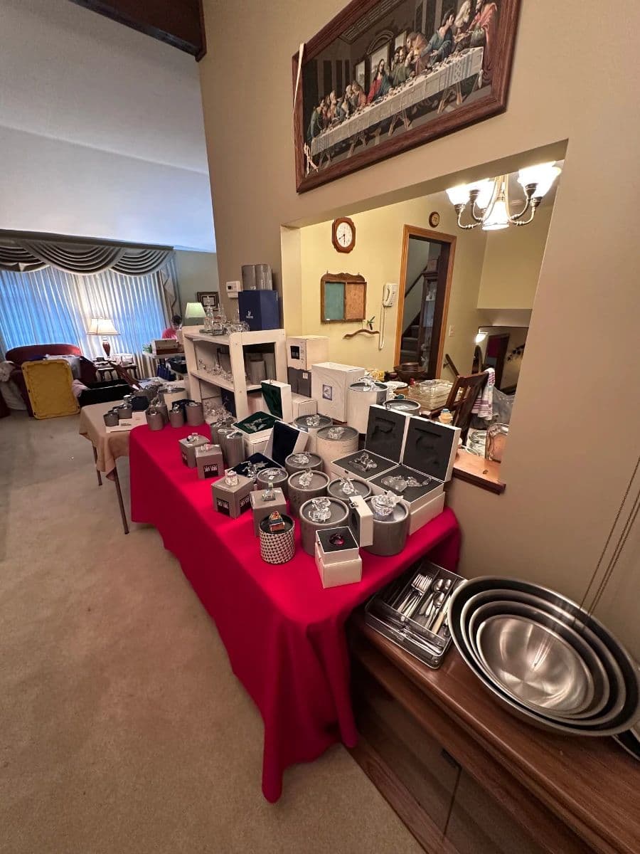 PACKED ESTATE SALE — SWAROVSKI, MCM, VINTAGE 70s, CHRISTMAS & COLLECTIONS GALORE! photo 2