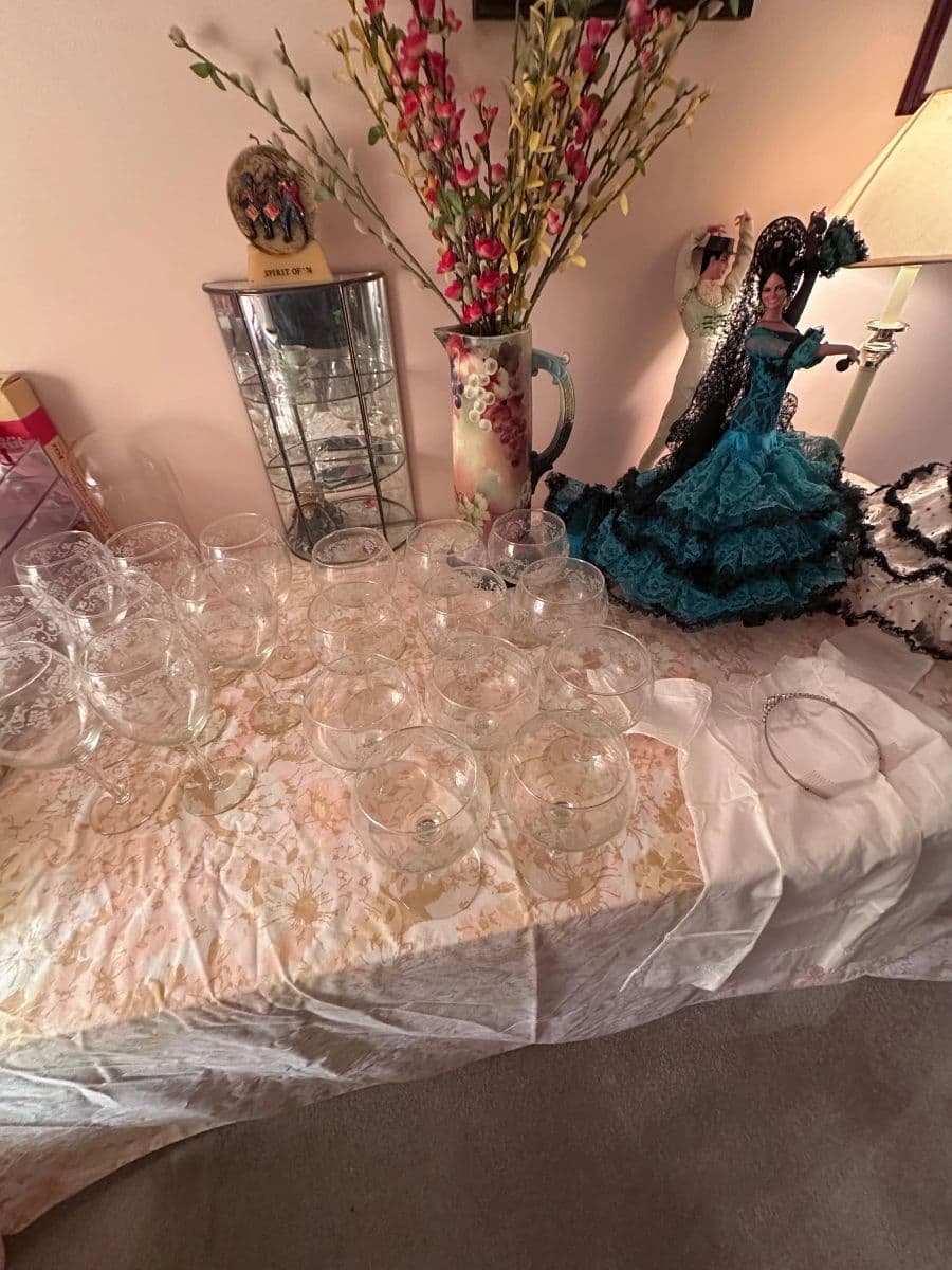 PACKED ESTATE SALE — SWAROVSKI, MCM, VINTAGE 70s, CHRISTMAS & COLLECTIONS GALORE! photo 5