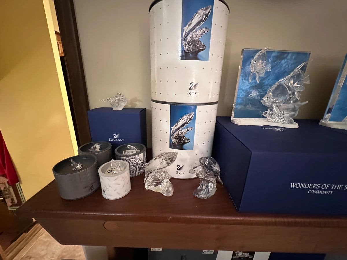 PACKED ESTATE SALE — SWAROVSKI, MCM, VINTAGE 70s, CHRISTMAS & COLLECTIONS GALORE! photo 8