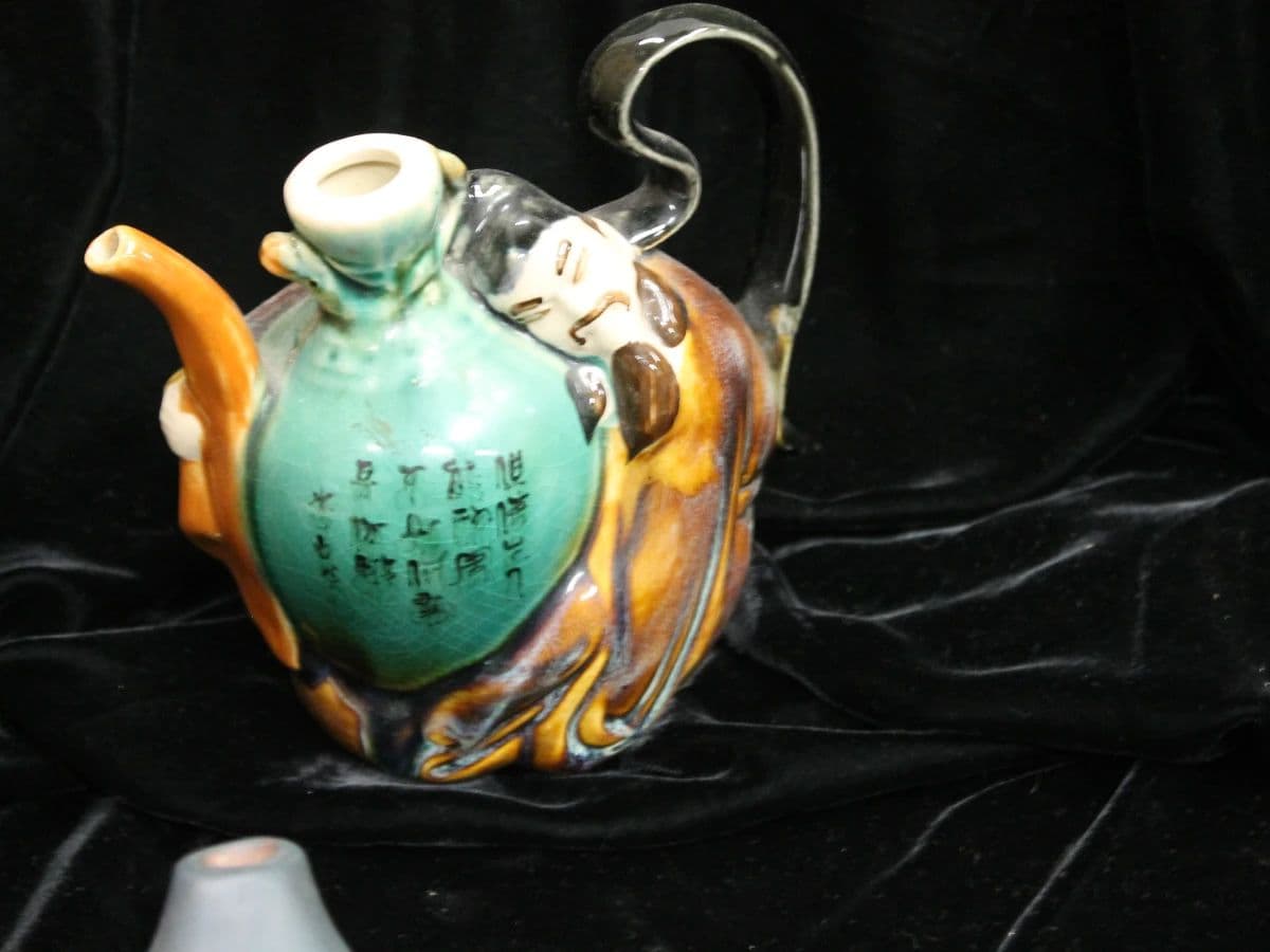Get a Grip a Teapot Sale photo 9