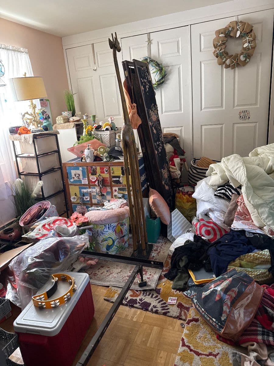 Fully packed house, boat, RV sheds, & basement full hosted by Vintage Market photo 10