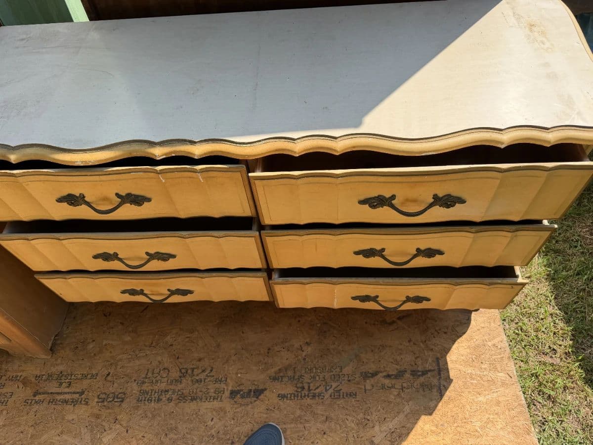 Deceased / Moving Sale photo 9