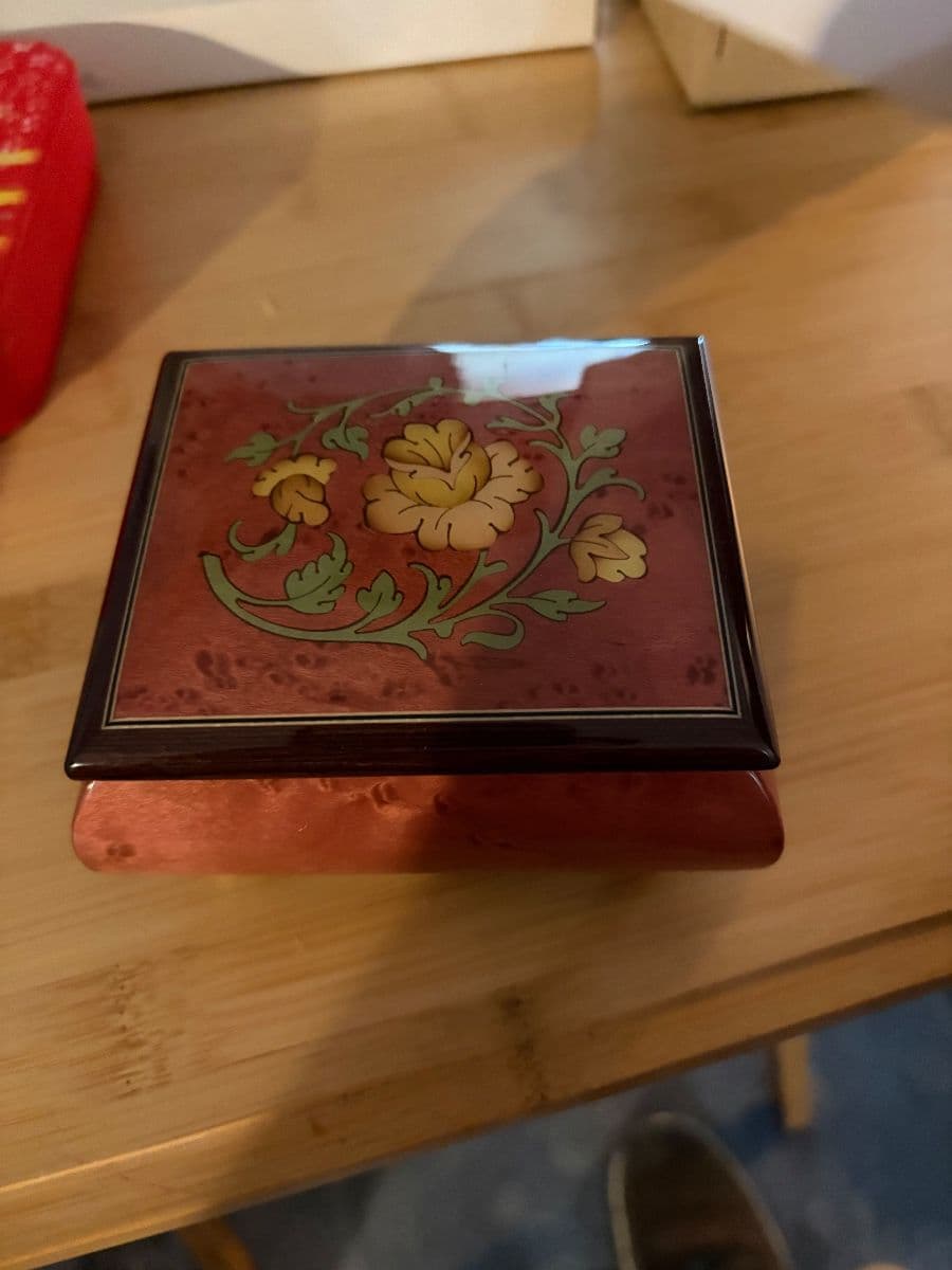 Royal Oak Sale photo 9
