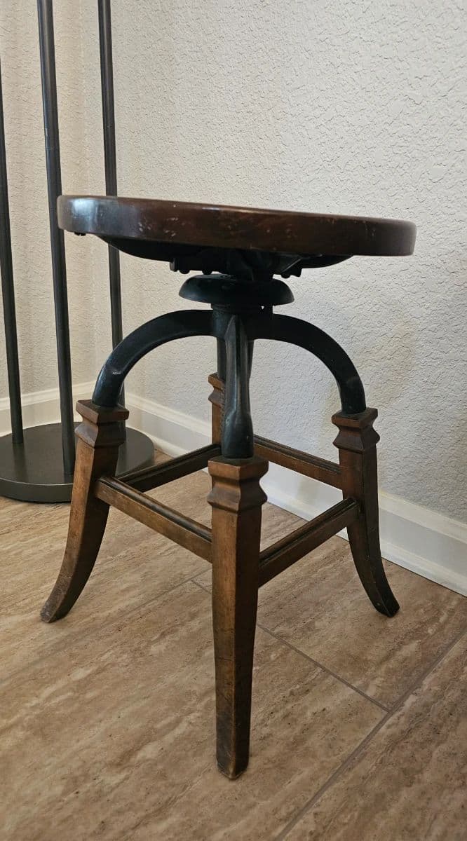 Kitchen, Garden & Gallery Estate Sale - Lincoln photo 7