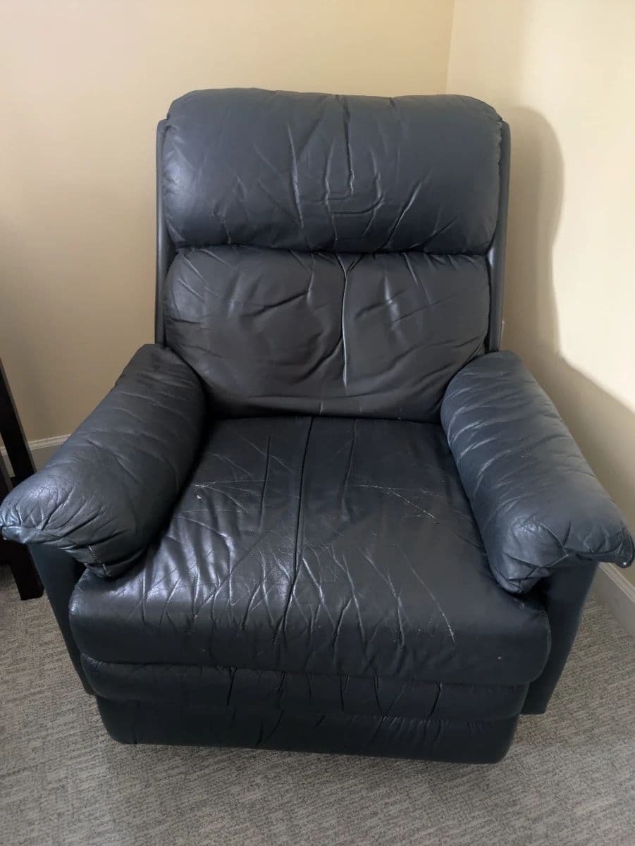 Ultimate Furniture Mecca and Treasure Trove photo 8
