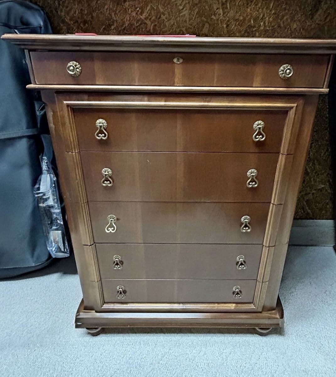 Treasures on Indigo Bunting: Fine Furnishings, Art & Holiday Décor photo 11