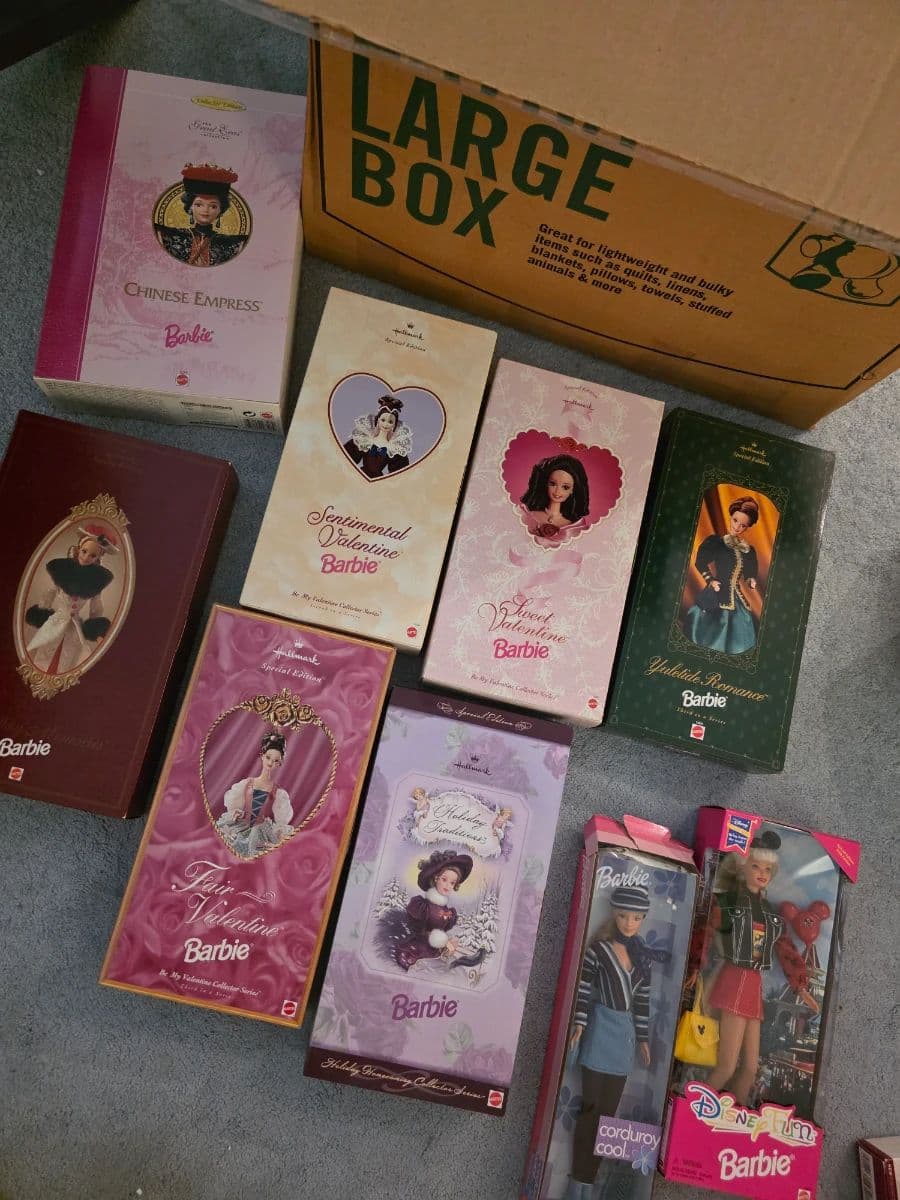 Estate Sale - MCM, collectibles, dolls, furniture & more! photo 1