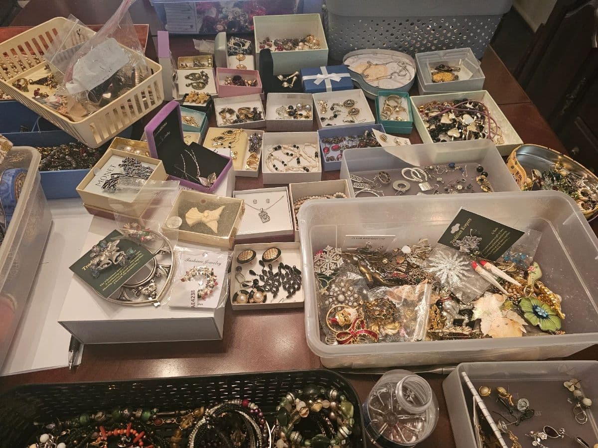 LAST MINUTE TREASURE HUNT ESTATE SALE photo 2