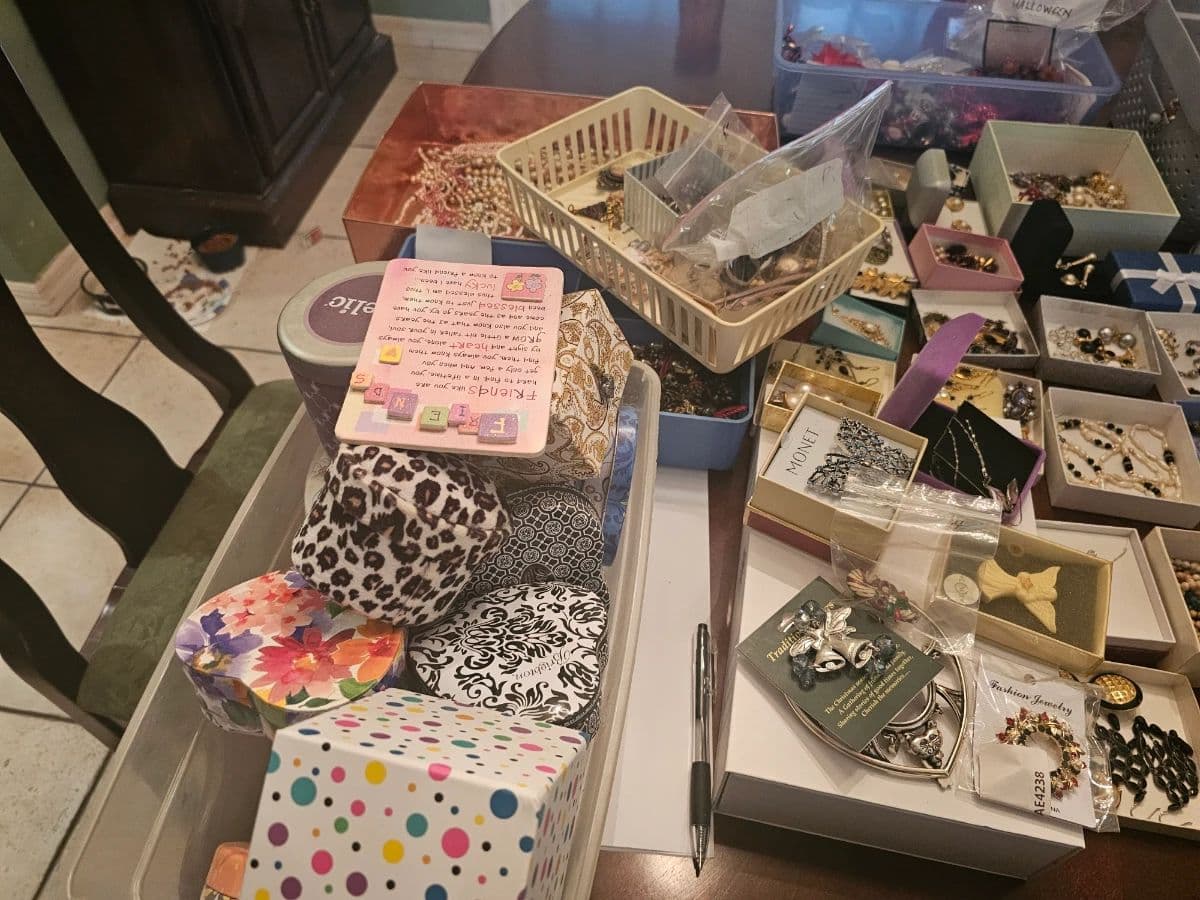 LAST MINUTE TREASURE HUNT ESTATE SALE photo 3